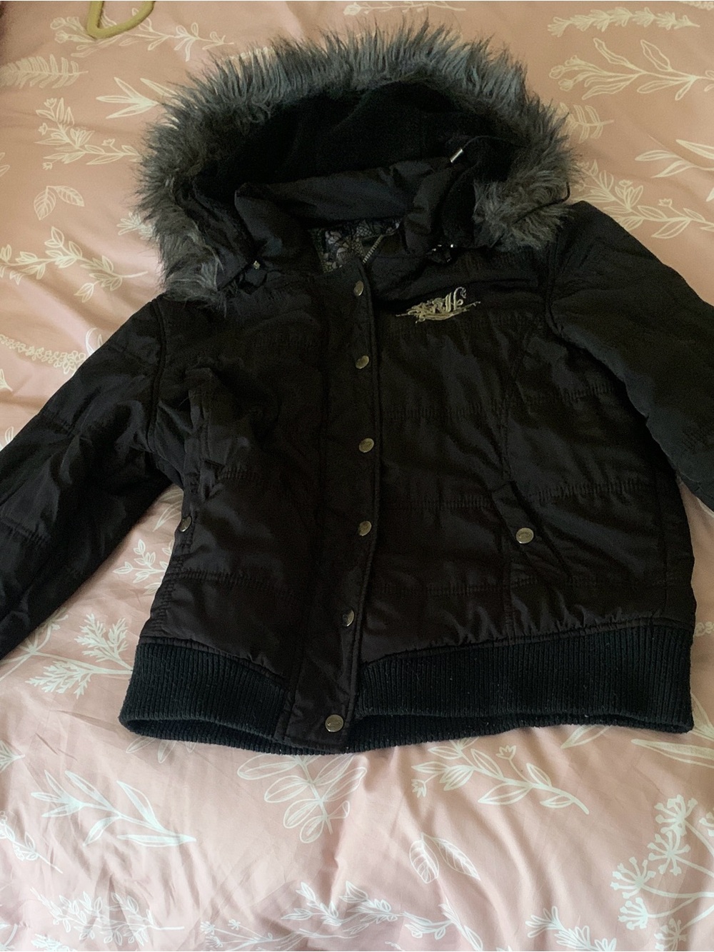 SRH JACKET WOMENS. It fits more like a medium with a lot of room. Has a detache